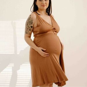 Never Worn Lila Juliet Labor Gown Caramel Standard